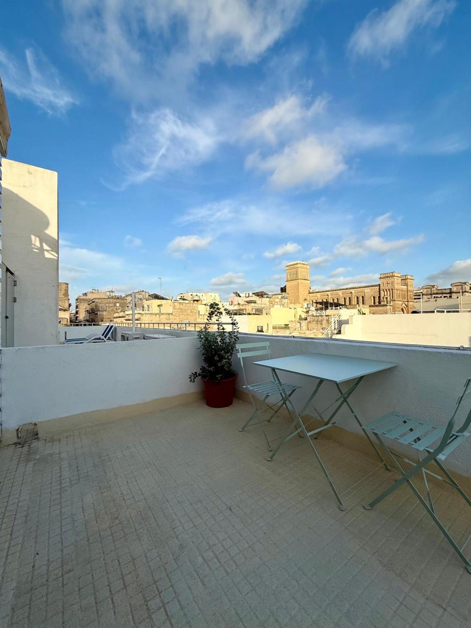 People & Places Sliema Ngoại thất bức ảnh