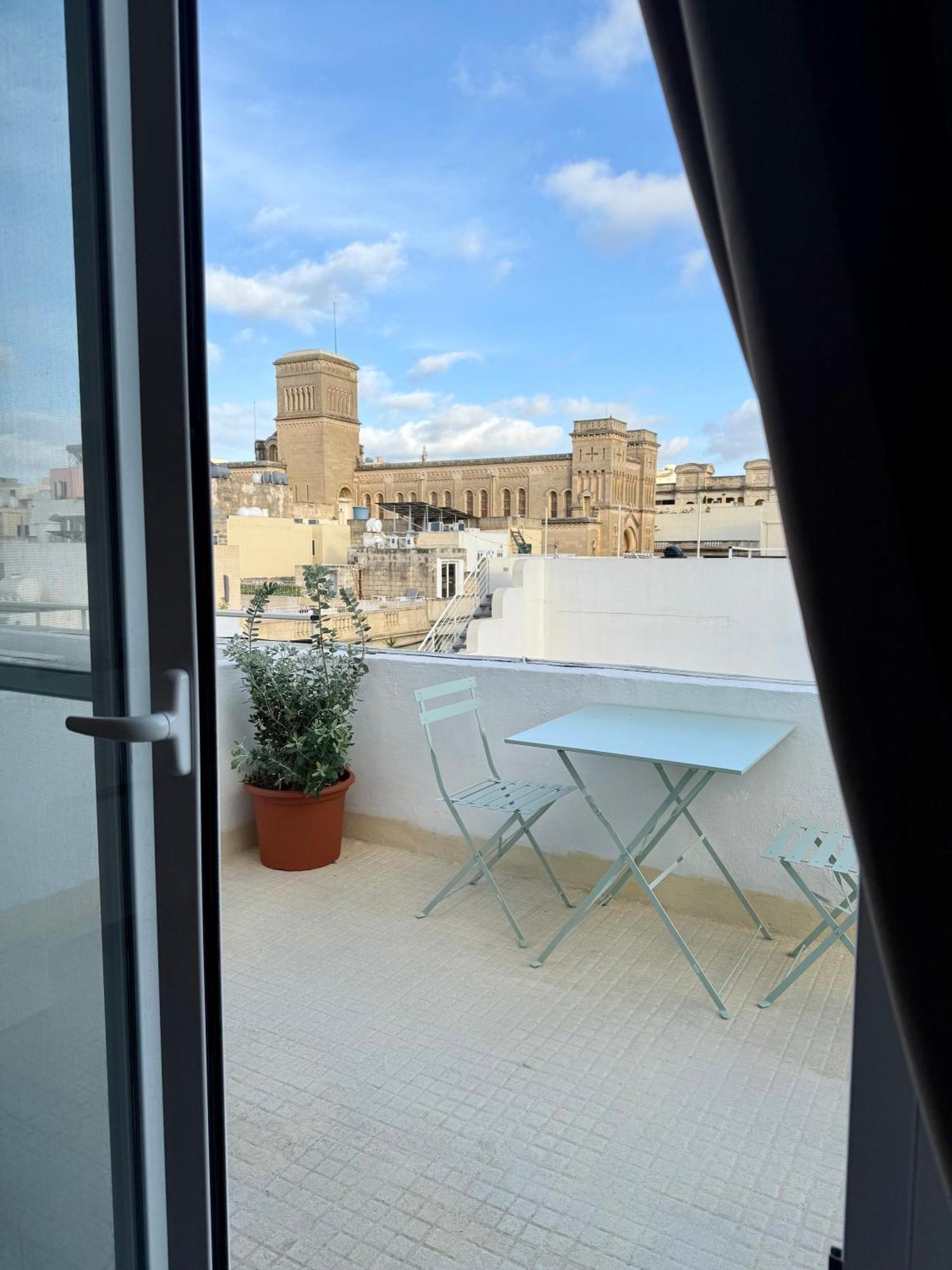 People & Places Sliema Ngoại thất bức ảnh